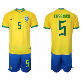 Nogometni Dresovi Brazil Casemiro 5 Dječji Domaći Svjetsko Prvenstvo 2022 Kratkih Rukava